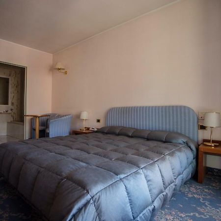 Hostellerie Du Cheval Blanc Aosta Eksteriør bilde