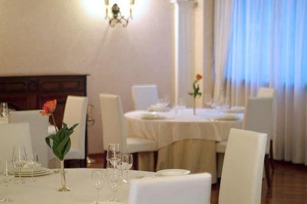 Hostellerie Du Cheval Blanc Aosta Eksteriør bilde