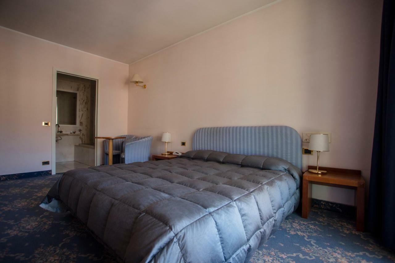 Hostellerie Du Cheval Blanc Aosta Eksteriør bilde