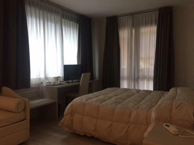 Hostellerie Du Cheval Blanc Aosta Eksteriør bilde