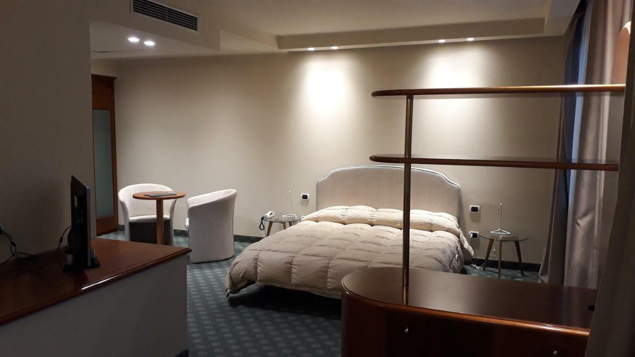 Hostellerie Du Cheval Blanc Aosta Eksteriør bilde
