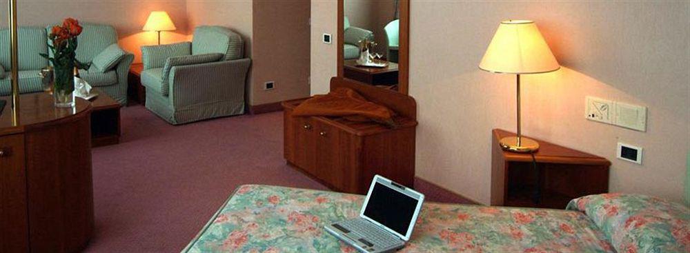 Hostellerie Du Cheval Blanc Aosta Eksteriør bilde